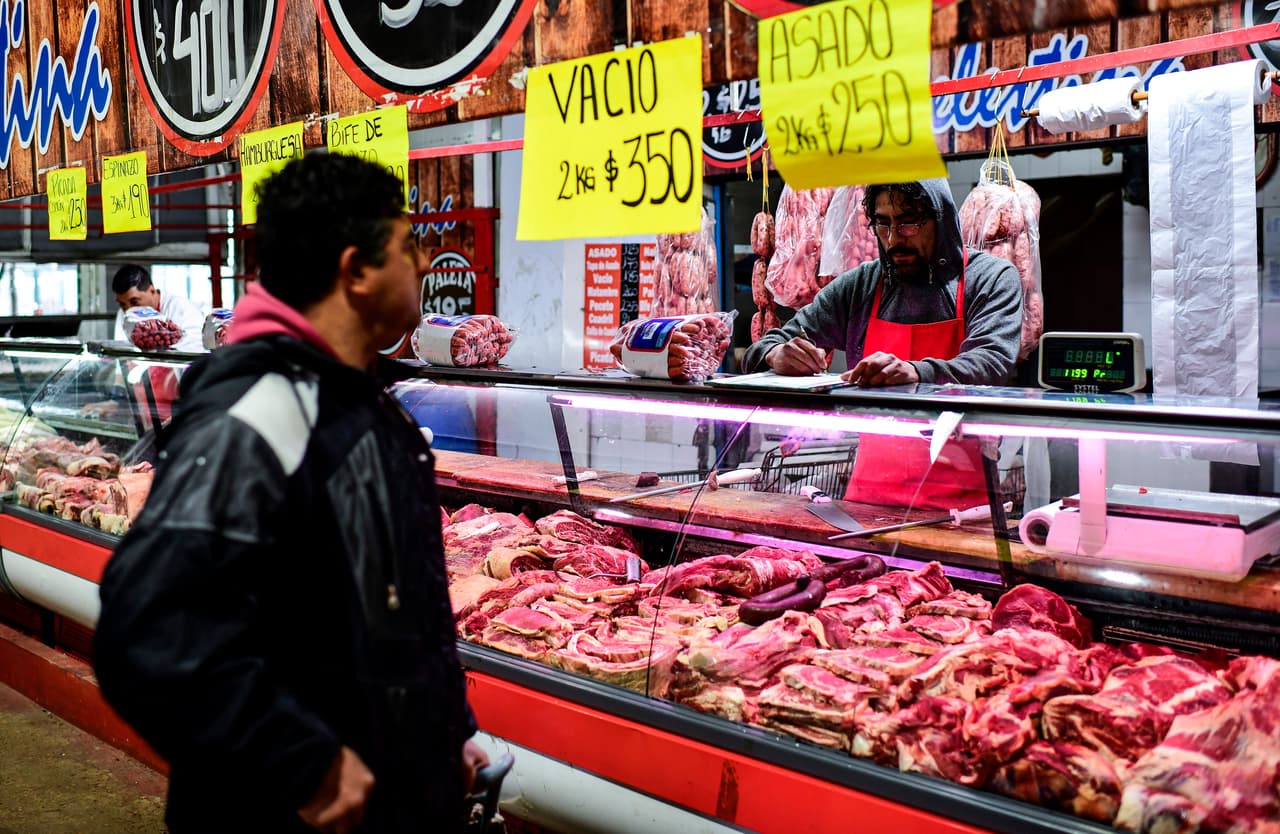 <b>Puesto 7. Argentina</b>
<br>
<br>
<b>Tasa de inflación: 52.1% (a octubre de 2021)</b>
<br>
<br>A medida que la pandemia ceda, los consumidores deberían gastar más en viajes, entretenimiento y otros servicios y menos en bienes como automóviles, muebles y electrodomésticos, lo que reduciría la presión sobre las cadenas de suministros.