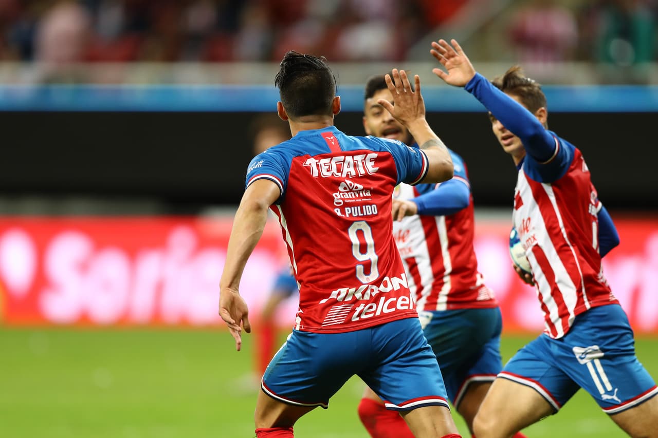 Alan Pulido explota en redes y desmiente haber pedido aumento salarial