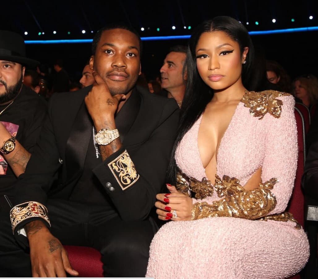 Recientemente Meek le dio un costoro y enorme anillo a la rapera.