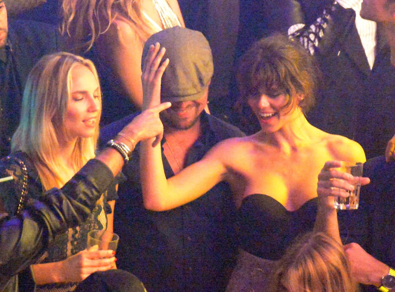 ¿O será DiCaprio teniendo otra aventurilla casual? ¡Ay, Leo!