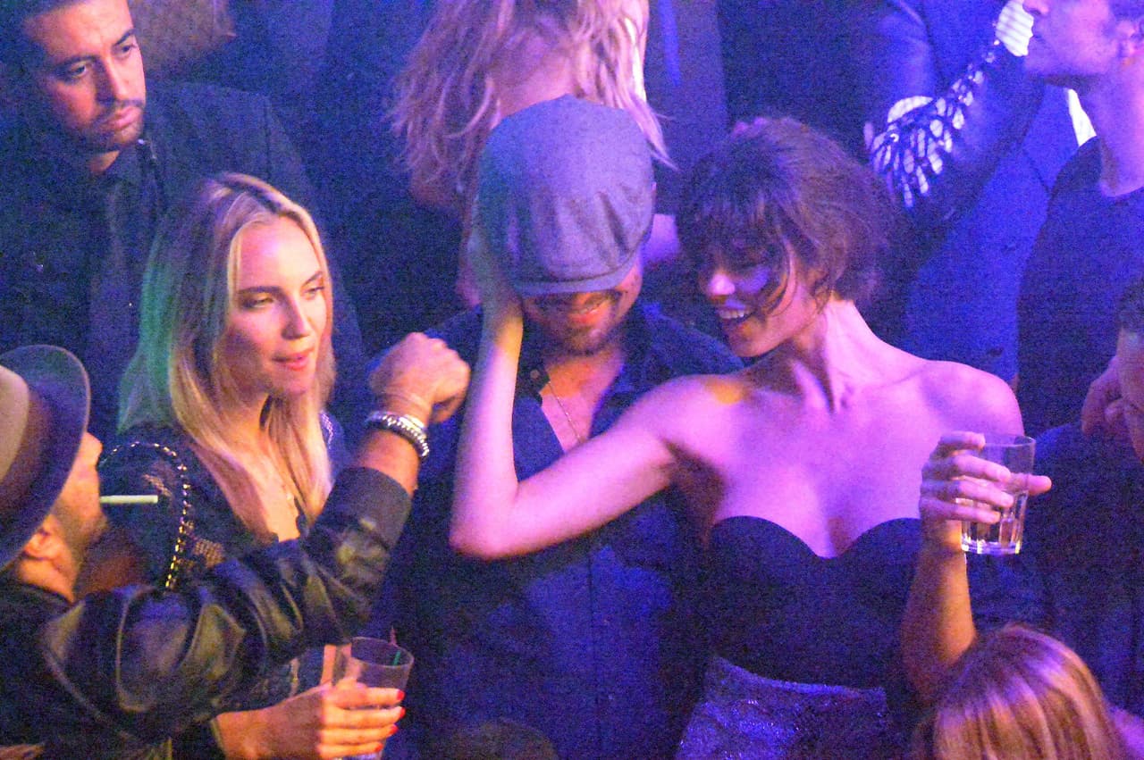 Pero por supuesto, tuvieron que arruinarle el festejo y sacar fotos comprometedoras.