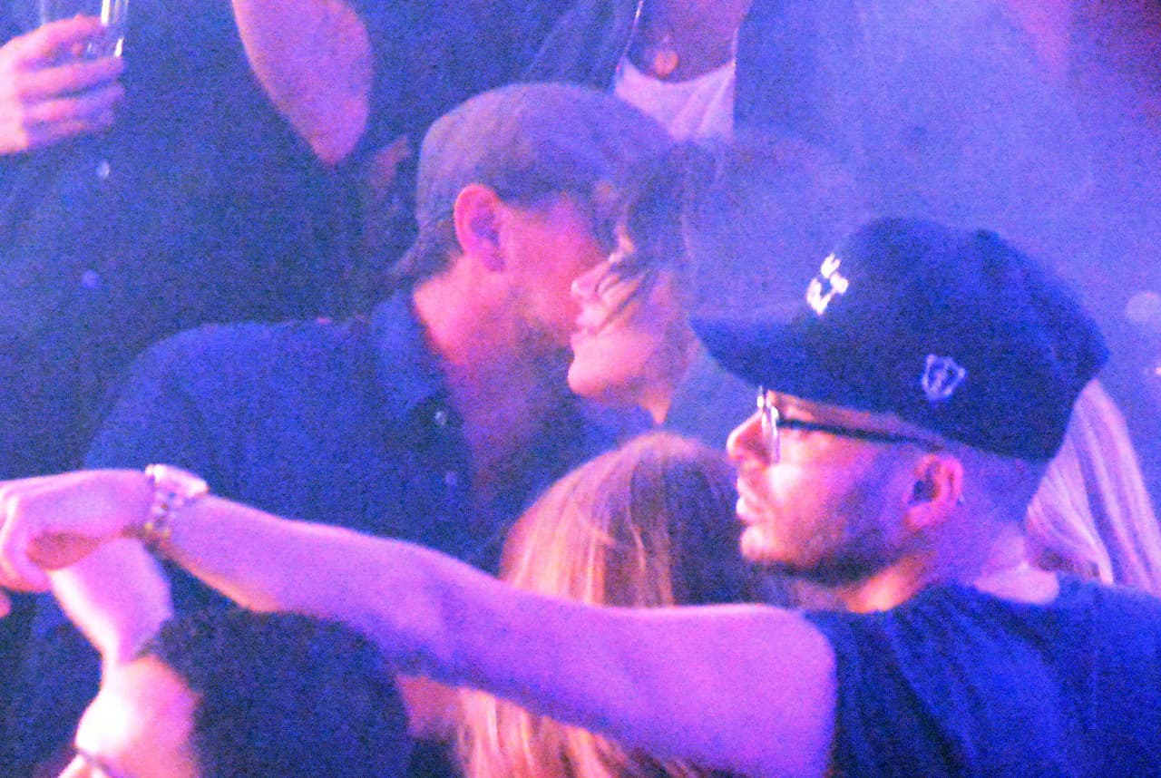 Sabemos que tiene cierta debilidad por las supermodelos, y aquí no fue la excepción.