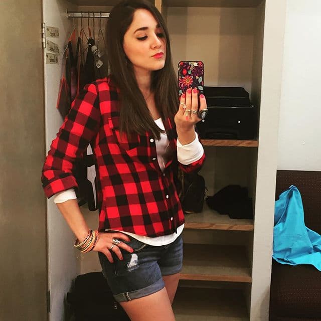 Sherlyn es una de las actrices que le gusta cambiar de imagen constantemente. Hace un par de años utilizaba su cabellera oscura.