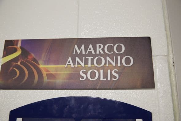 Marco Antonio Solís, 'El Buki', también tiene un lugar especial en el American Airlines.