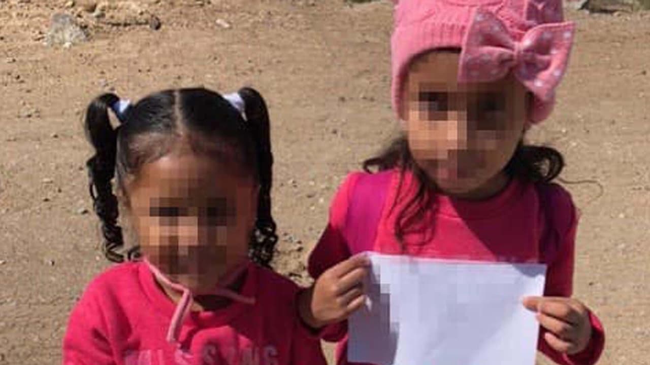 Hallan a dos niñas perdidas vagando cerca de la frontera con México