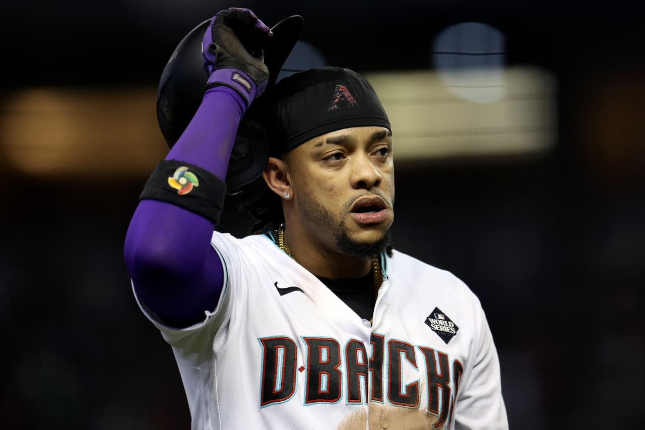 Los Diamondbacks de Arizona cayeron en su primer juego en casa de la Serie Mundial por 3 carreras a 1 ante los Texas Rangers en el Chase Field en Phoenix.