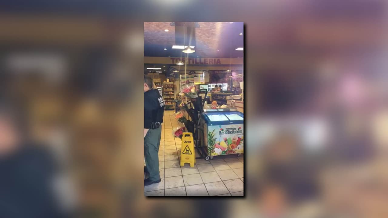 "Puedo confirmar que los agentes de 
<b><a href="https://www.ice.gov/hsi" target="_blank">HSI (Homeland Security Investigations)</a></b> están participando en la ejecución de una orden de allanamiento federal en varios sitios de los supermercados Jalisco al rededor del área metropolitana de Atlanta", dijo Williams este jueves.