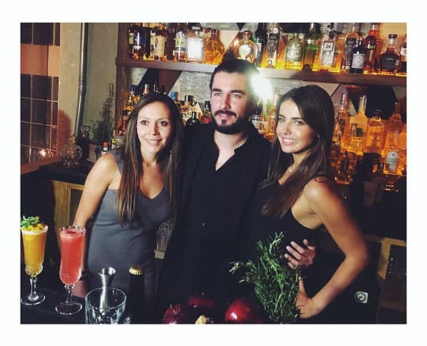 Josué apoya a Michelle en su nueva faceta de empresaria de restaurantes, el cual puso hace pocos meses en la Ciudad de México.