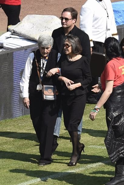 Florinda Meza platicaba con una de las organizadoras del evento.