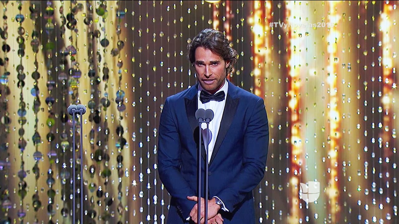 ¡Ufff! Sebastián Rulli lució guapísimo.