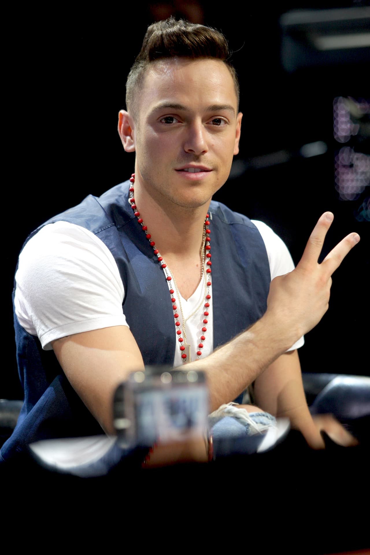 “Estoy muy agradecido con el público por la manera en que ha recibido esta nueva canción. Hemos tenido una respuesta bastante positiva. Estamos dándole con todo”, comentó.