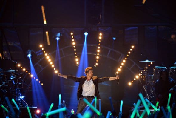 Su tema musical 'No amanece' fue uno de los más coreados de la noche.