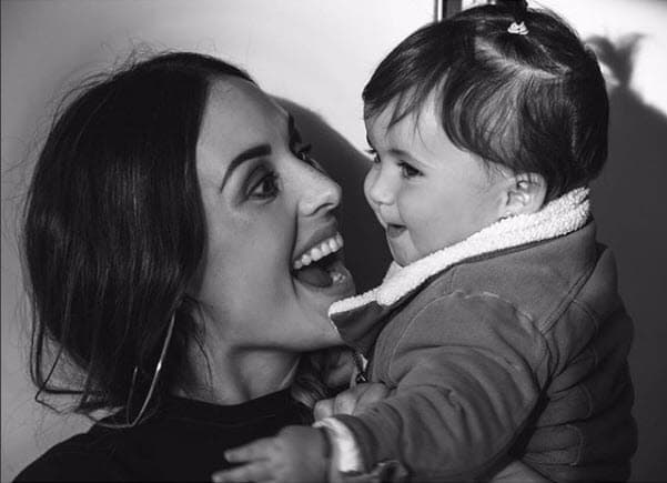 Zuria Vega recibió el mejor regalo de cumpleaños, pues su hija Lúa nació el 11 de enero, un día después de su fecha de nacimiento.