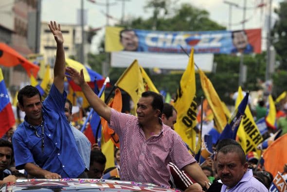"¡Catorce años son suficientes, 20 son demasiados!", exclamó, en referencia al periodo 2013-2019, que encabezará el candidato que salga elegido el domingo.