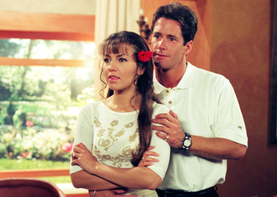 En 1999 
<b>Thalía protagonizó 'Rosalinda'</b> junto a Fernando Carrillo, la que sería su última telenovela.
<br>