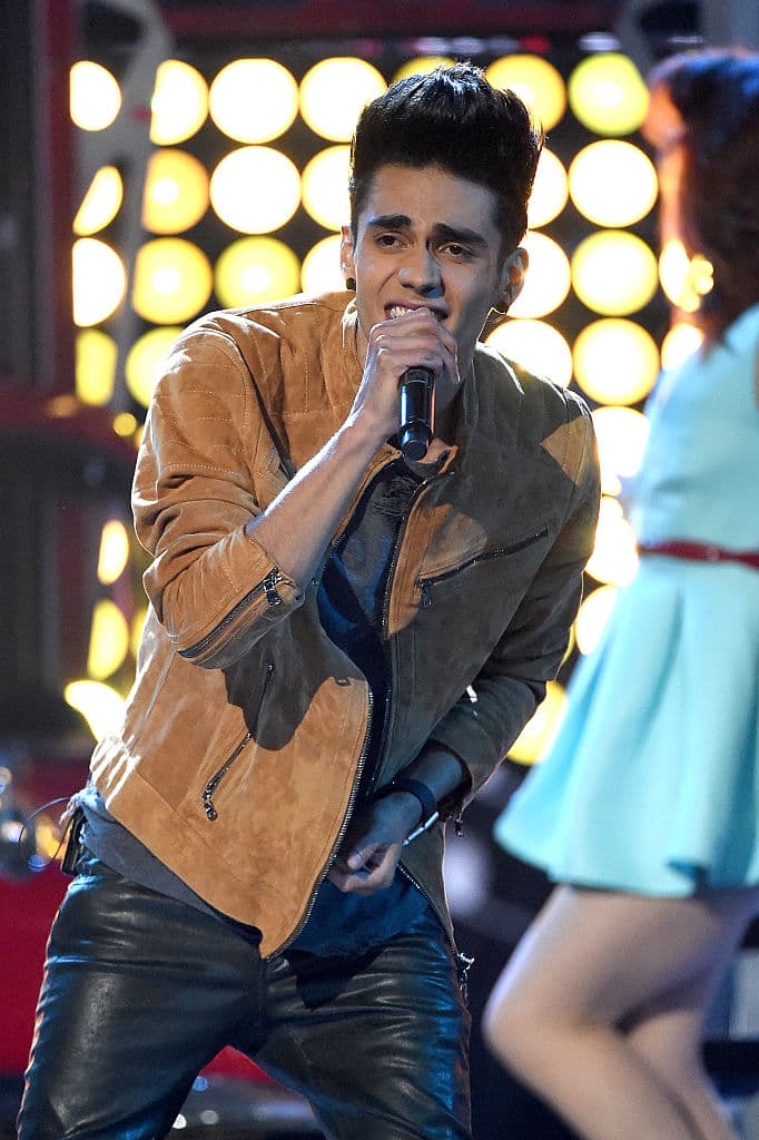 <b>Alan Navarro</b>
<br>En CD9 no sólo demostró tener talento vocal, igual maravilló a sus fans con sus movimientos de baile sobre el escenario. Con la disolución de la banda, en 2021, él firmó un contrato de solista con Universal Music y GTS a través de un acuerdo de co-management global.