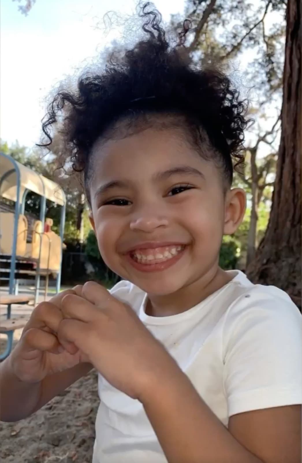 La muerte de la pequeña Arely Naomi Proctor Hernández durante un presunto 
<a href="https://www.univision.com/local/san-francisco-kdtv/homicidio-menor-san-jose-exorcismo" target="_blank">exorcismo en una pequeña iglesia evangélica de San José</a> conmocionó a la comunidad. Tres de sus familiares están arrestados por el fallecimiento, acusados de provocarle lesiones que causaron su fallecimiento.