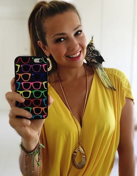 Thalía tiene las selfies más tiernas, pero a la vez las más divertidas. ¡Hasta sus mascotas salen en ellas!