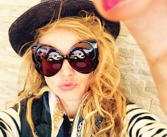 'La Chica Dorada' tiene unas selfies bien coquetas y desde el mejor ángulo.