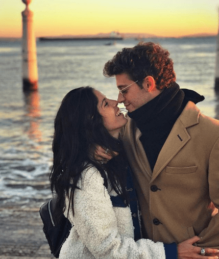 Tiene una relación con Candelaria Molfese, modelo y actriz argentina.