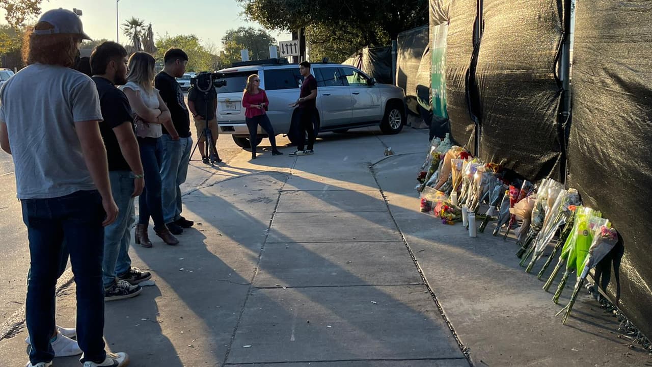 De los ocho muertos, tres fueron identificados como hispanos: 
<a href="https://www.univision.com/local/houston-kxln/nrg-park-astroworld-houston-brianna-rodriguez">Brianna Rodríguez, Rudy Peña y Franco Patiño</a>.