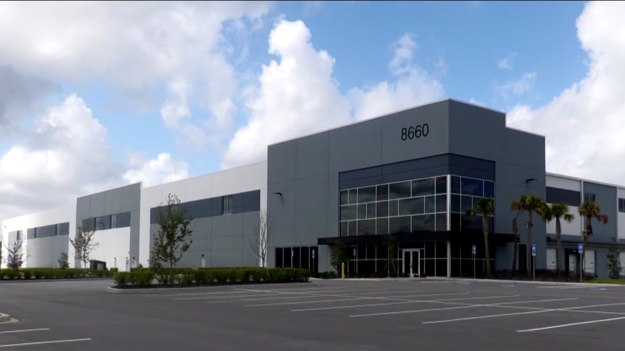 Departamento de Seguridad Nacional suspende compra de almacenes