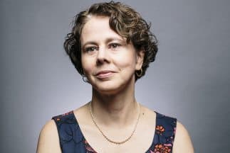 Cecilia Muñoz, directora de política nacional de la Casa Blanca, durante la entrevista para el especial "Los Hispanos de la Casa Blanca" de UnivisionNoticias.com.