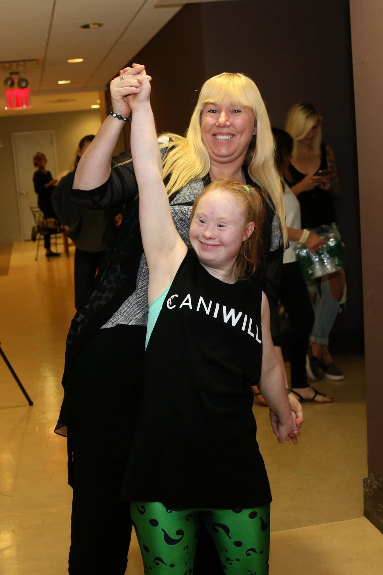 Para Maddy, es un sueño hecho realidad, pues a sólo un año de haber expuesto a su madre su deseo de ser modelo ha podido ser parte de uno de los eventos de moda más importantes del mundo.