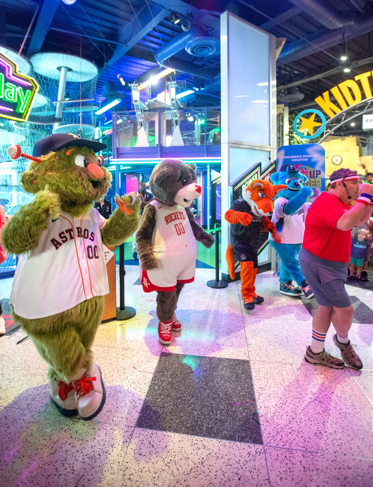 Sobre los precios: 
<b>Adultos pagan $17, los niños $17, los menores de 1 años no pagan y lo Senior $16. </b>Se puede comprar a través de la página los tickets o directamente en el Museo.