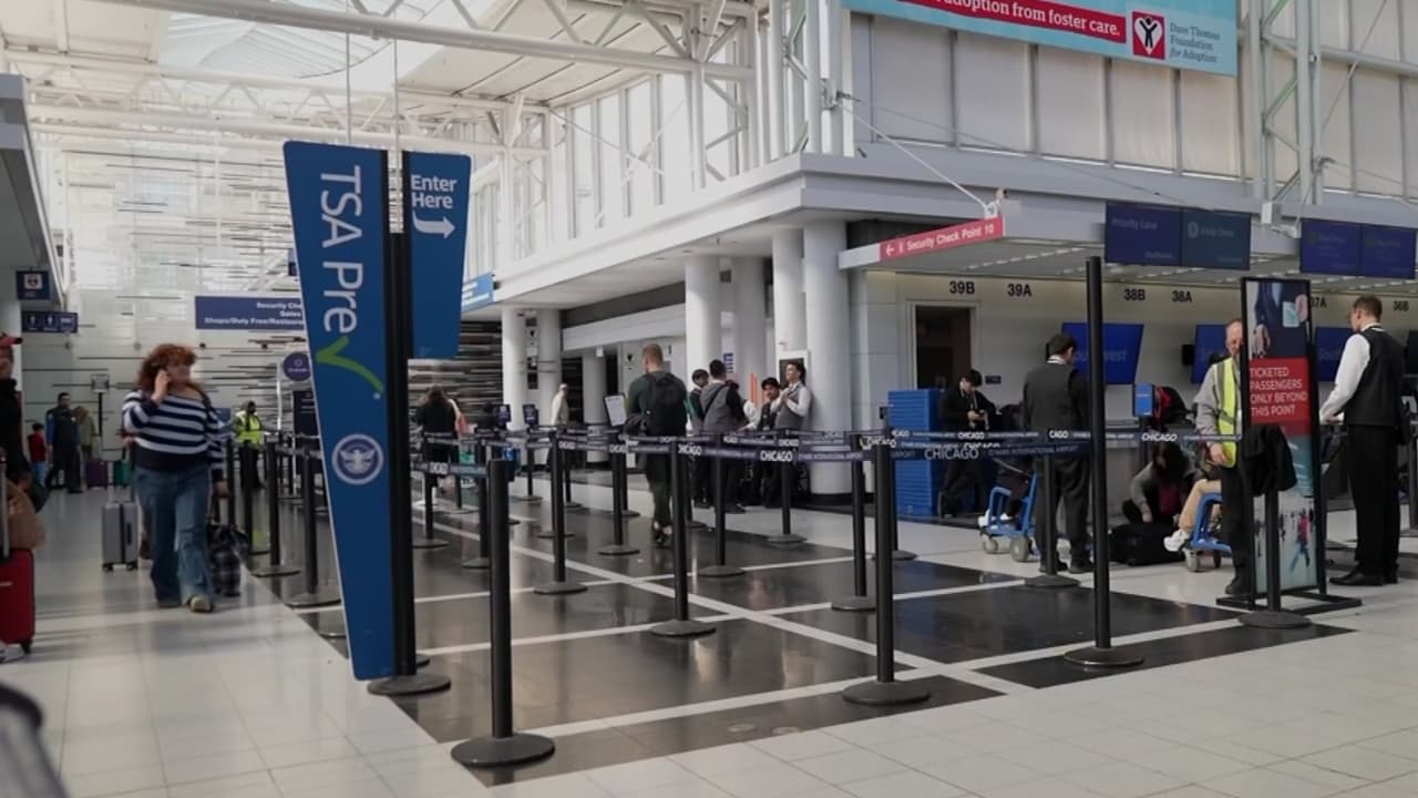 Mark Wayne Mullin advierte que aeropuertos de ciudades santuario podrían perder vuelos internacionales