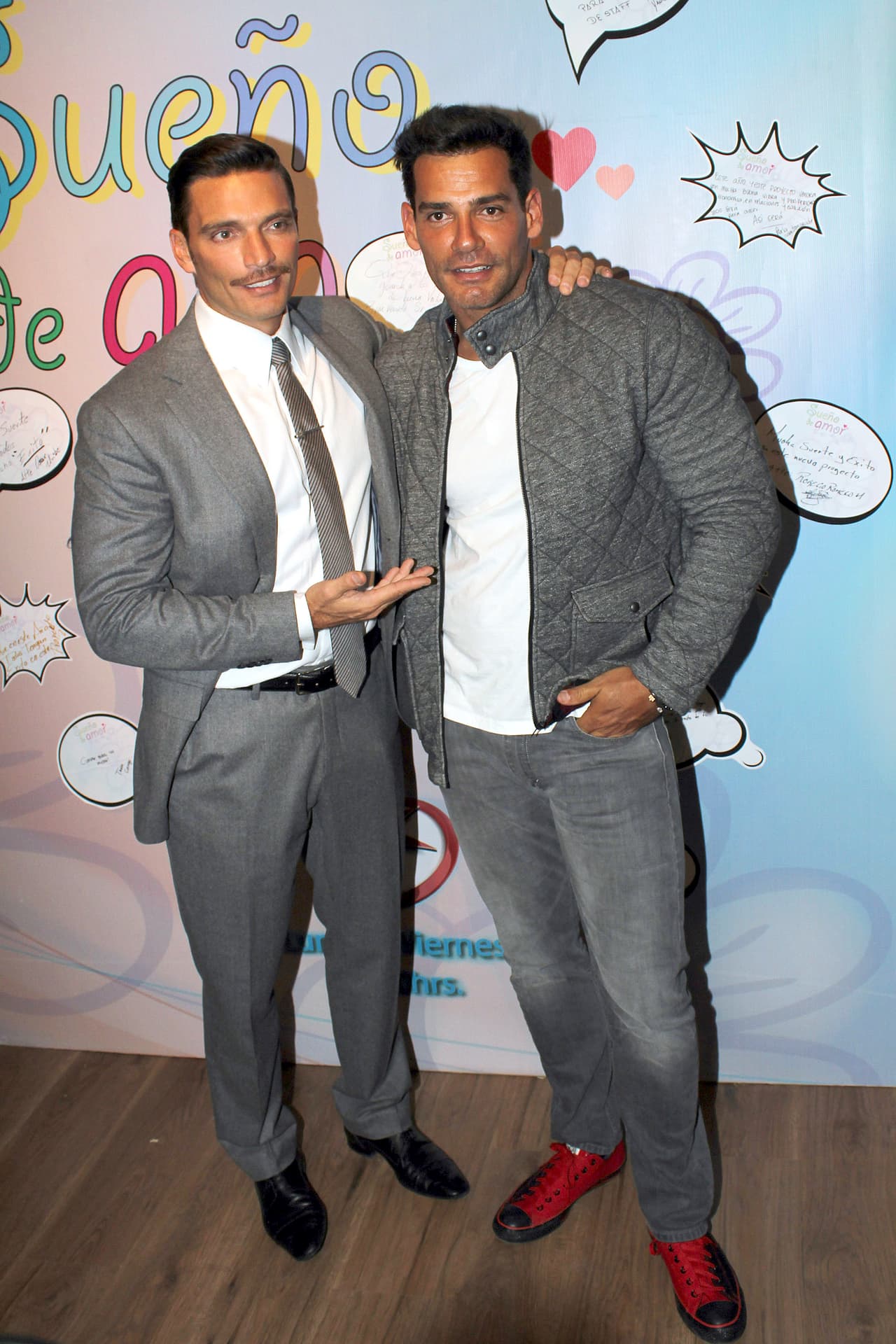 Este par de galanes te sacarán suspiros.