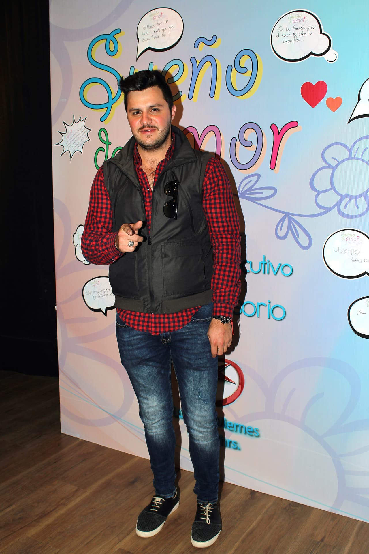 Paul Stanley nos divertirá con su personaje, pues tiene tintes cómicos.