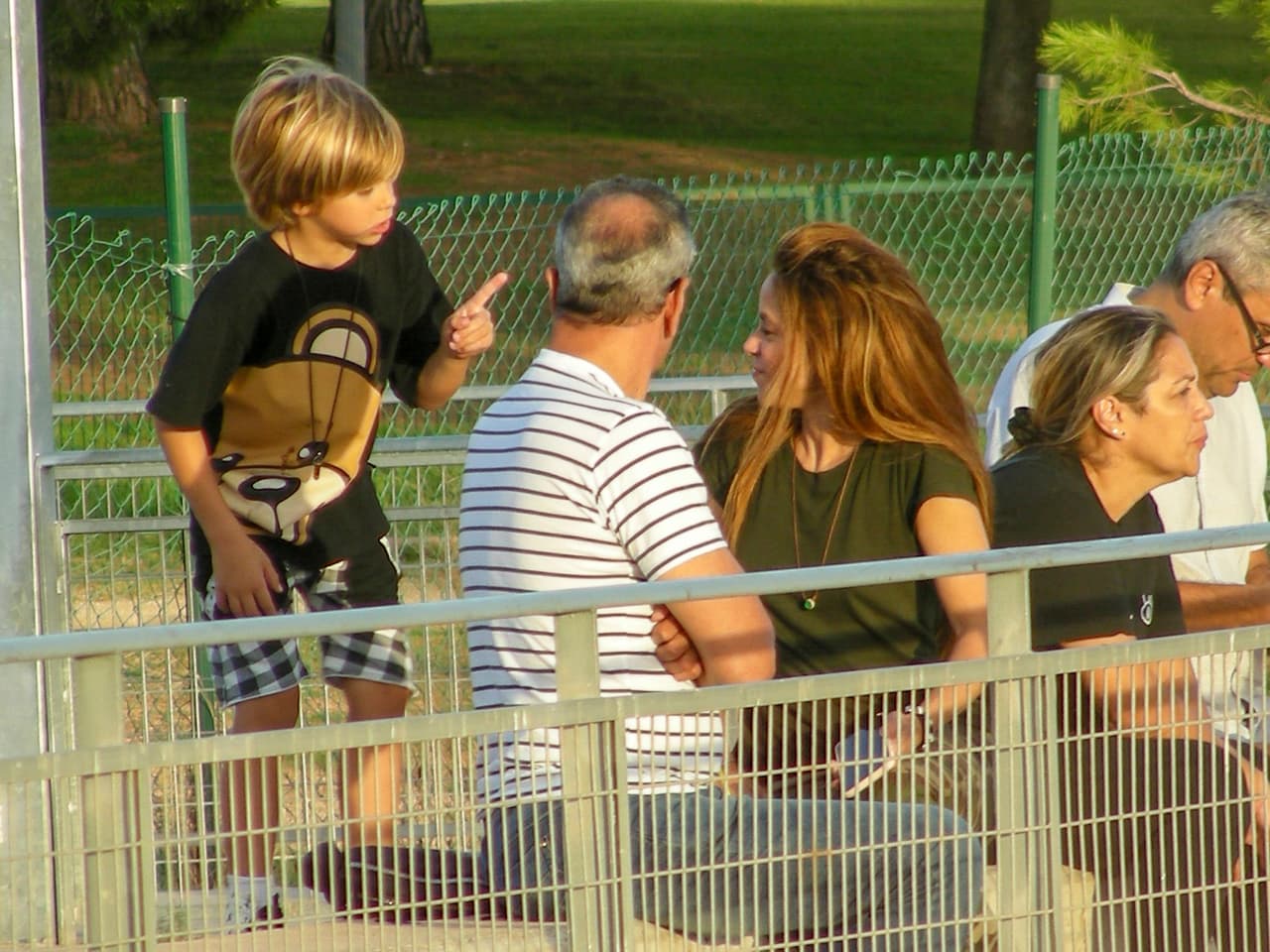 Por su parte, de acuerdo con la periodista Laura Fa, 
<a href="https://www.univision.com/famosos/shakira-pique-reunion-custodia-hijos-detalles-fotos">Piqué tendría el deseo de “ejercer de padre”</a> presente, justo como lo ha hecho durante todos estos años. 
<br>