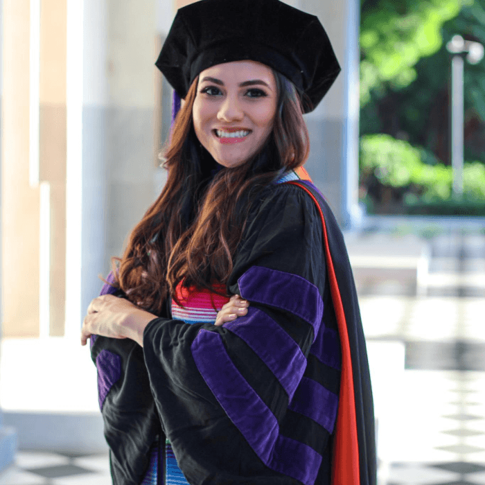 <b>Patricia Castillo — </b>McGeorge School of Law
<br>
<br>"Tu familia te felicita por este logro en tu vida".