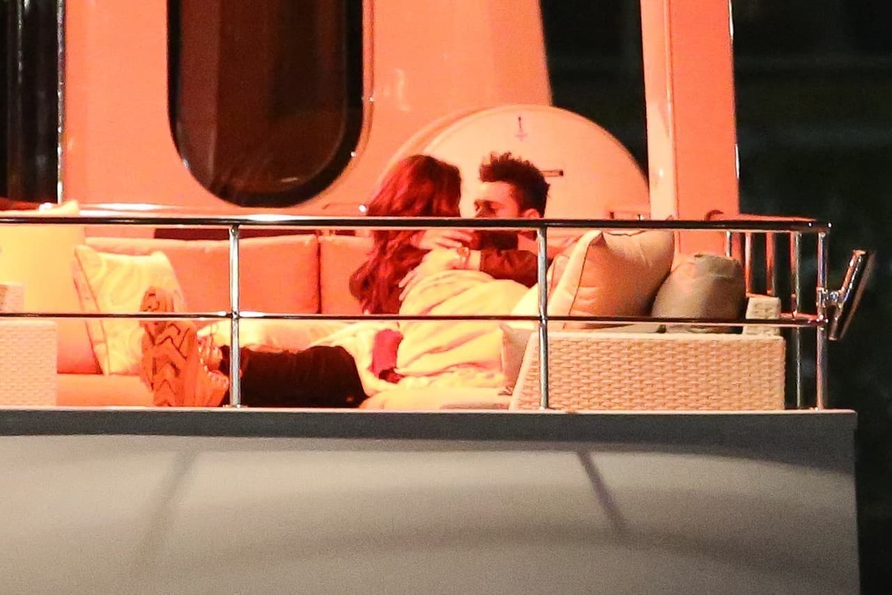 Prácticamente, la pareja se besó toda la noche.