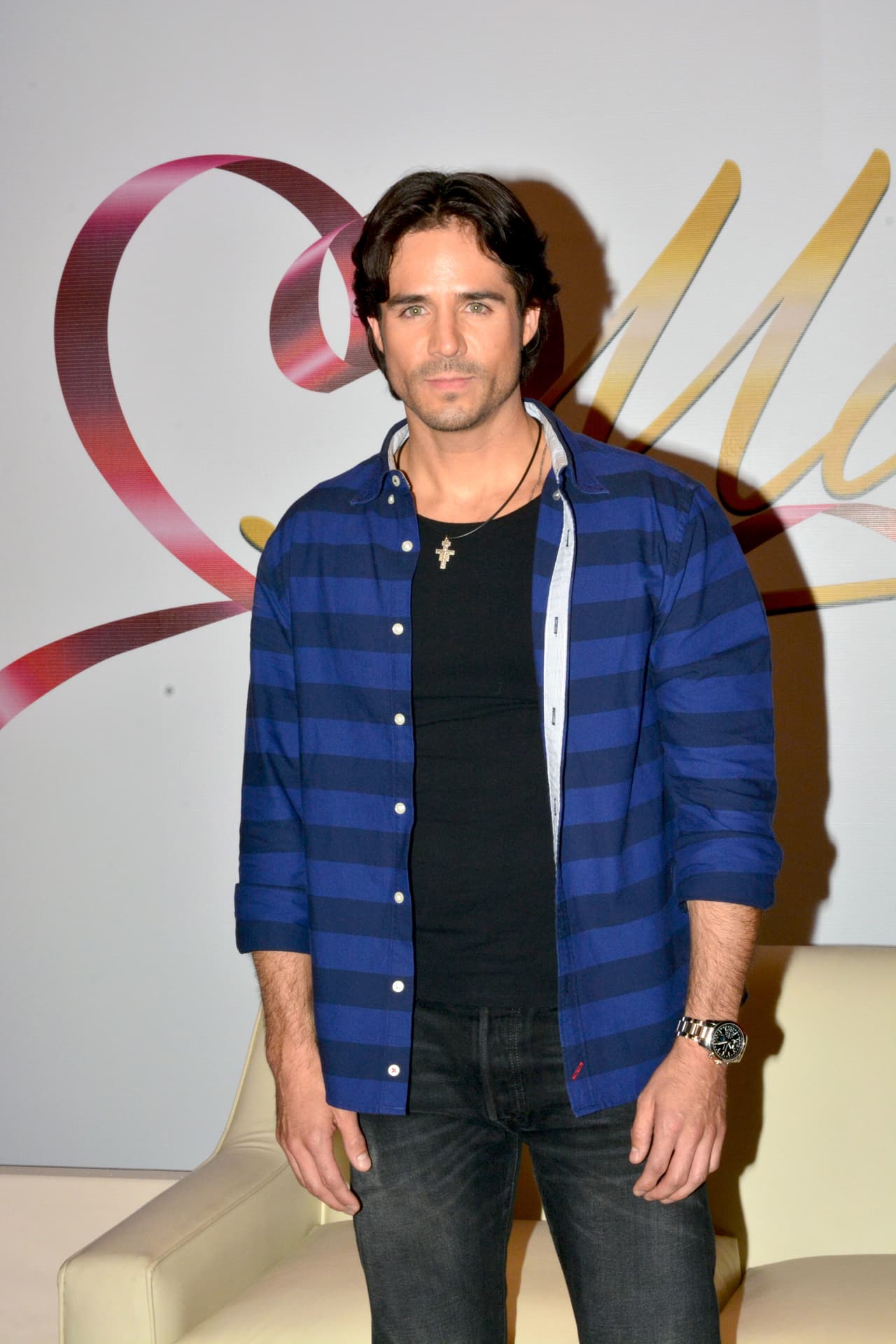 <b><a href="http://www.univision.com/temas/jose-ron">José Ron</a></b> también es otro de los actores que interpretó a un doctor, esto en el año 2015 en el melodrama 'Simplemente María', aunque en un inicio 'Alejandro' no quería dedicarse a la medicina como su padre, pues era muy mal estudiante.