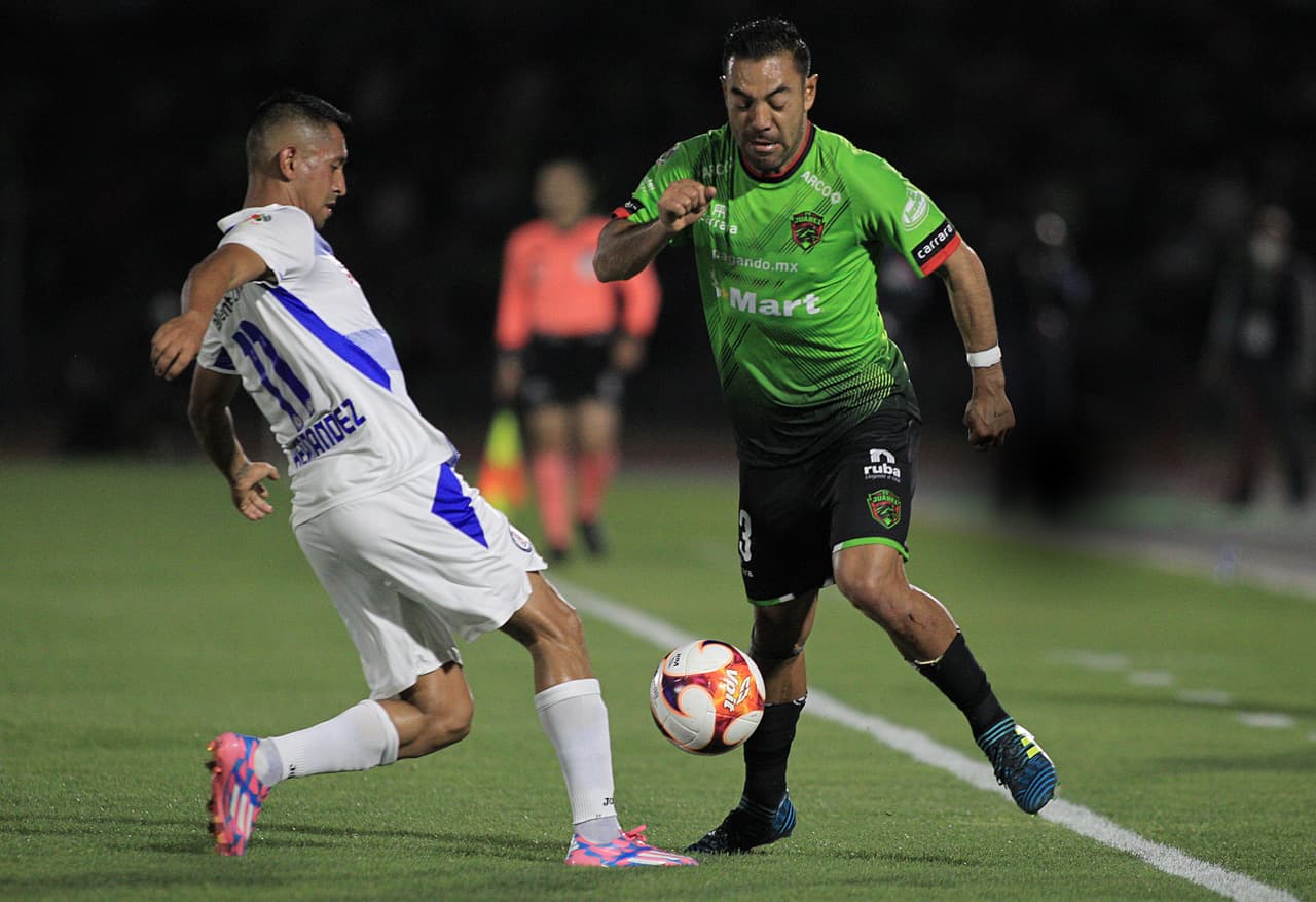 Marco Fabián tuvo dos ocasiones de peligro en la primera parte, pero no concretó.