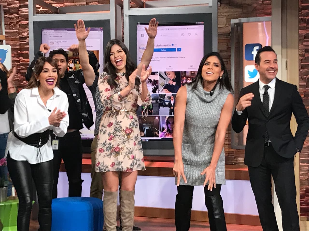 Había una gran razón para estar así de contentos y llegó el momento de saber qué es lo que pasaba.