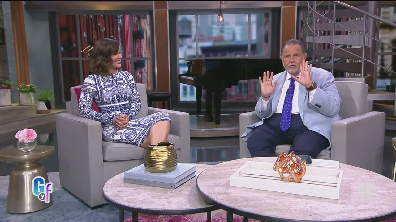 Uno de los momentos que sonrojó a la dominicana fue cuando comentaron las imágenes donde Anna Kournikova carga a uno de sus bebés mientras paseaba en un centro comercial de Miami. El Gordo hizo mención que, pese a contratar a una persona que ayude con la niña, "tú la cargas igual".