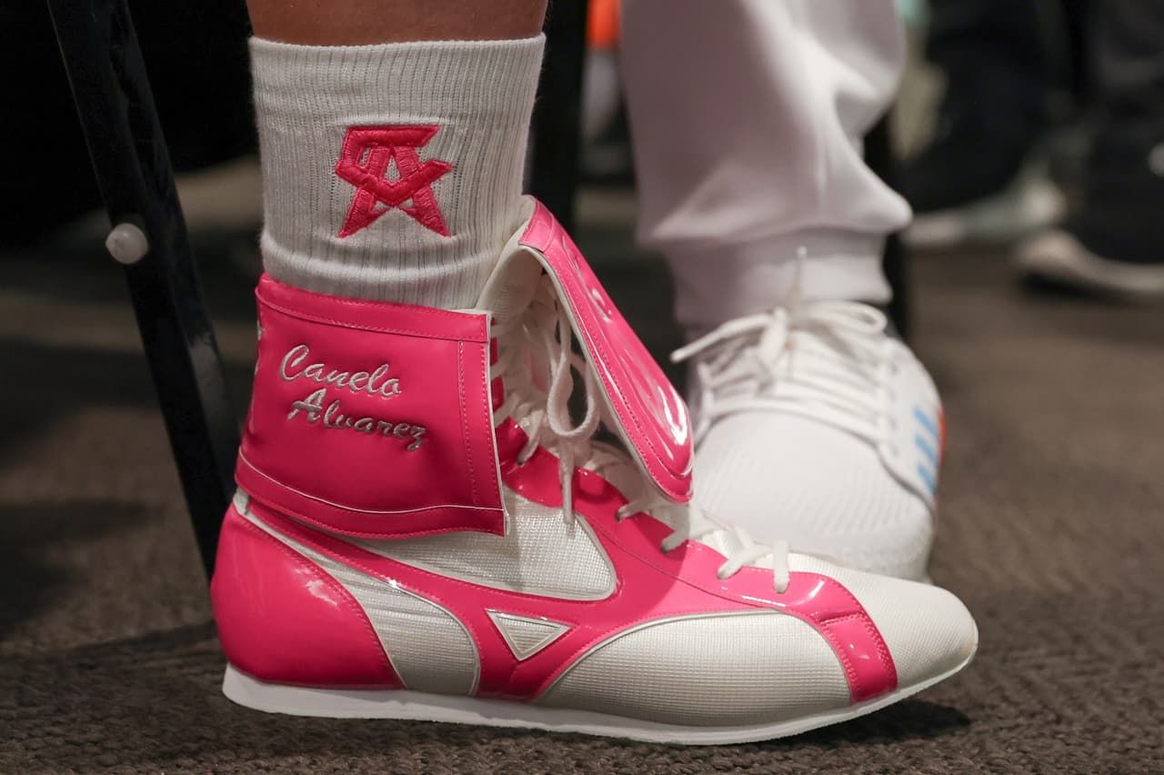 ¡Así se viven los instantes previos al pleito Canelo vs Yildirim! | Ambos combatientes ya se alistan en las instalaciones del Hard Rock Stadium.