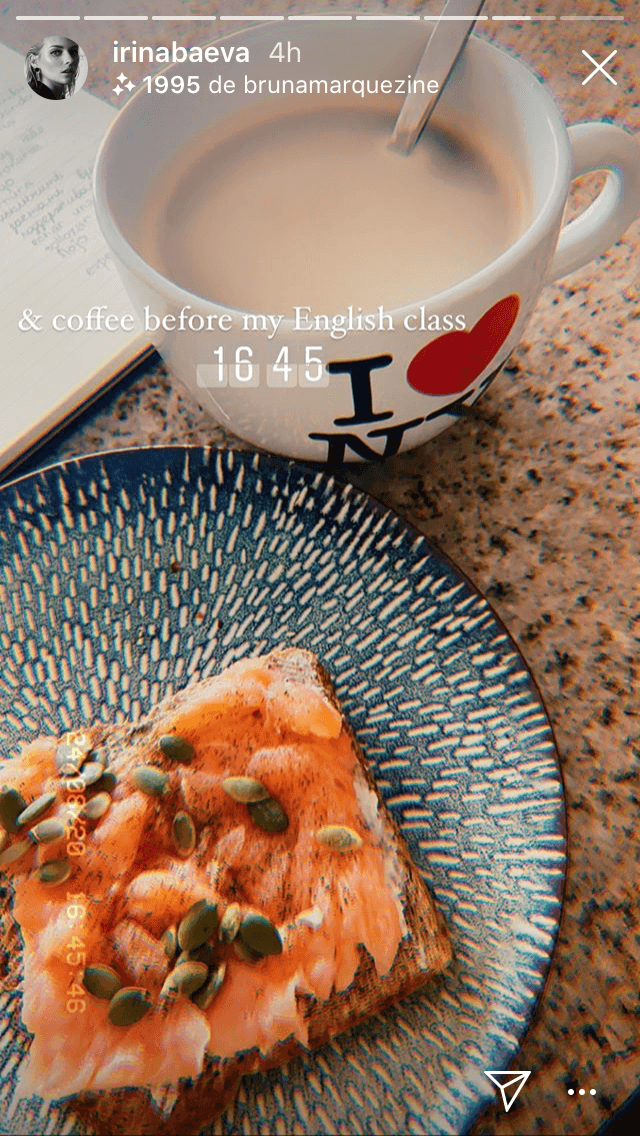 También publicó algunas imágenes de los momentos que tomó el lunes para poder estudiar y continuar con sus tareas de inglés. 
<br>