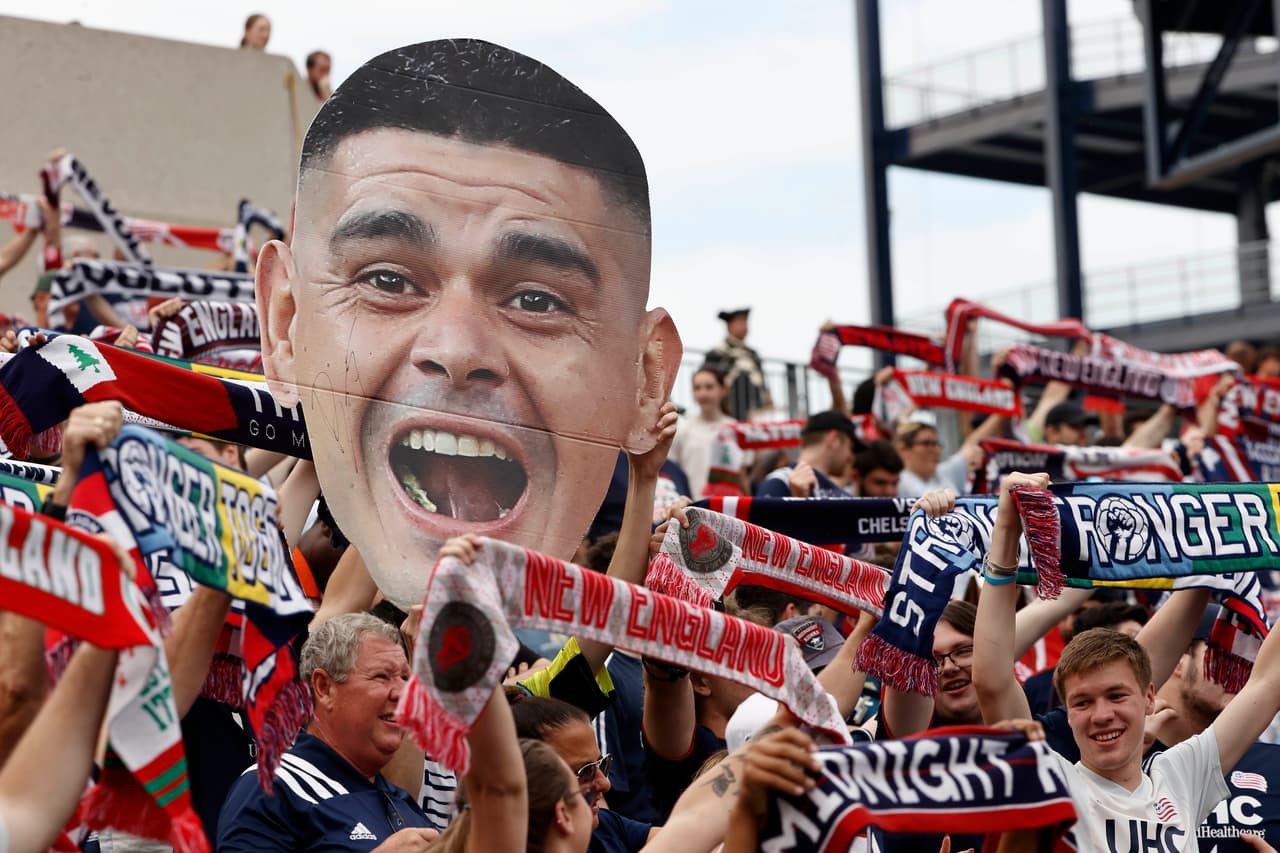 De la mano de un Gustavo Bou en plena vigencia goleadora los Revs ya sacan 10 puntos a su más inmediato perseguidor.
<br>