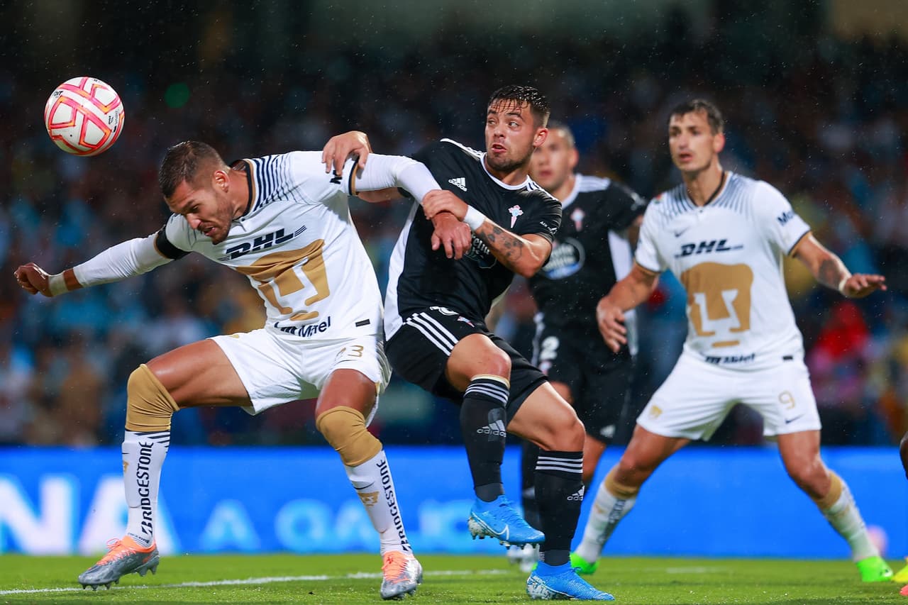 El segundo tiempo fue accidentado y la intensidad del juego desapareció por el cansancio. Dinenno y Salvio fallaron al menos tres oportunidades de gol, pero el marcador no se movió más y se selló el empate.