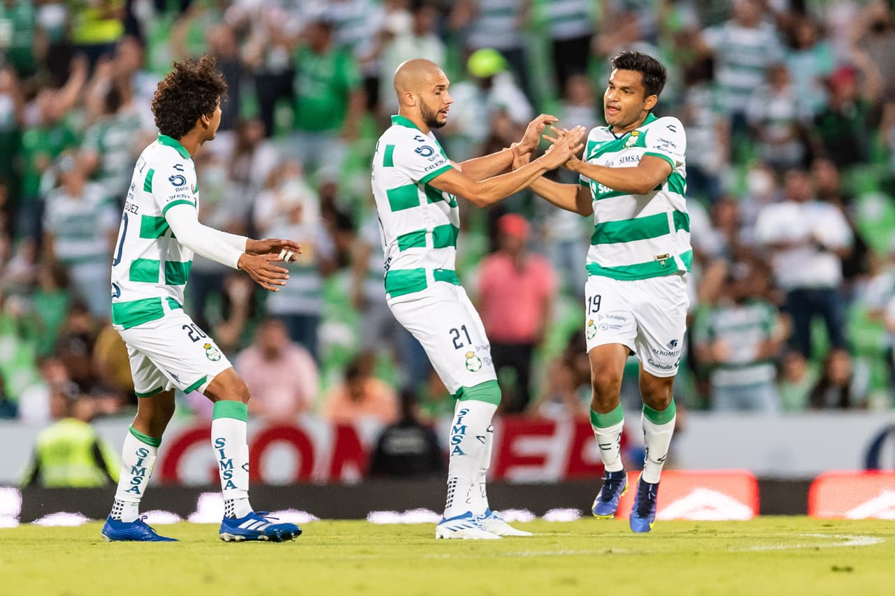 Eduardo Aguirre empató el partido 1-1 al 57'.