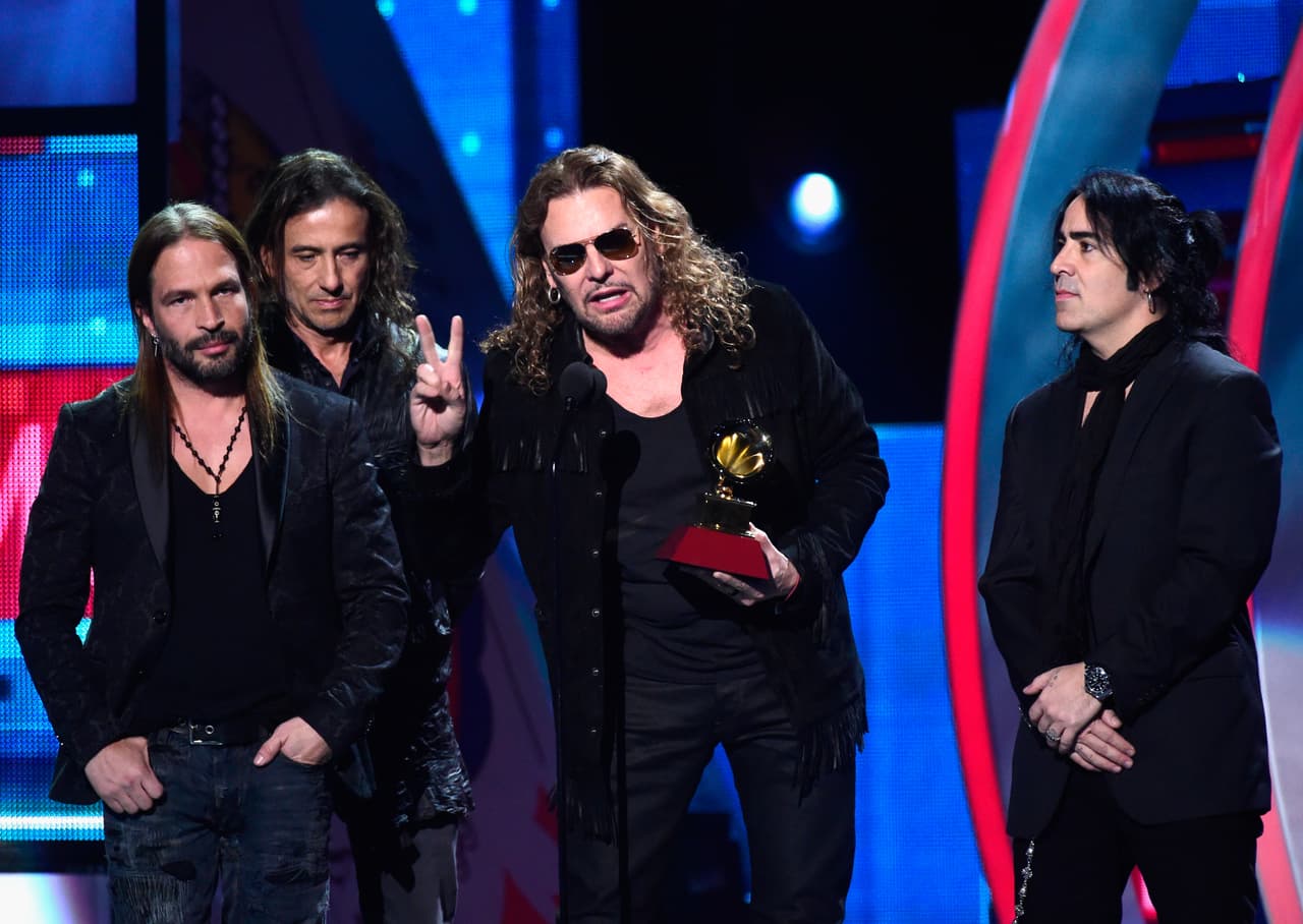 Maná volvió a ser protagonista de Latin GRAMMY de 2015, al haber recibido un megáfono en la categoría Mejor Álbum Pop/Rock por el material 'Cama Incendiada'.