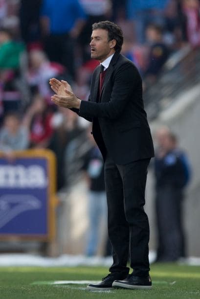 Acciones de la jornada 25 en España donde el Barcelona goleó 3-1 al Granada a domicilio con anotaciones de Rakitic, Suárez y Leo Messi.