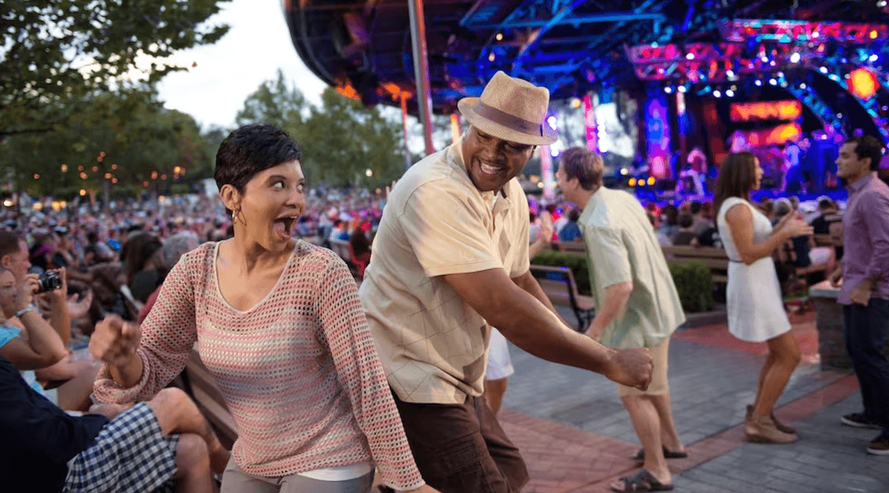 <h3 class="cms-H3-H3"><b>Conciertos en vivo en EPCOT:</b> </h3>
<br>
<br>Disfrute de las actuaciones musicales de artistas hispanos como: Monsieur Perine, Raul Acosta y Oro Solido, Bacilos (Ganadores del Grammy Latino), Los Amigos Invisibles y Latin Ambition.