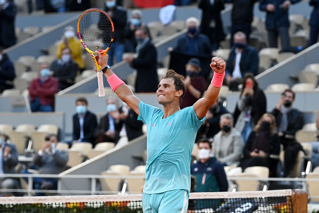 Rafael Nadal venció a Diego Schwartzman con parciales de 6-3, 6-3 y 7-6. Djokovic derrotó a Tsitisipás con parciales de 6-3, 6-2, 5-7, 4-6 y 6-1.