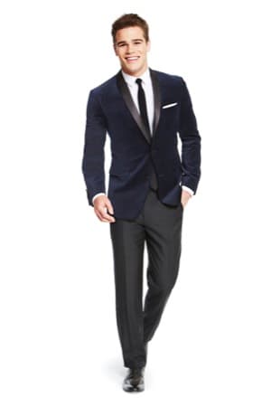 También los colores azules que combinen con los oscuros pueden ser perfecto. ¡Y combinar texturas sí funciona!