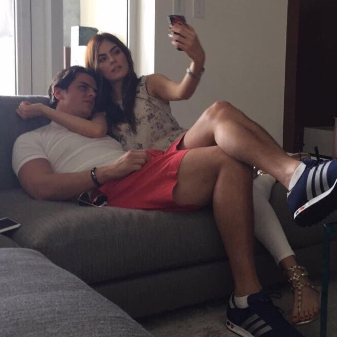 El amor le pegó duro a Ximena Navarrete. No se separa de su galán, Juan Carlos Valladares Jr., y los domingos aprovechan para relajarse juntos.